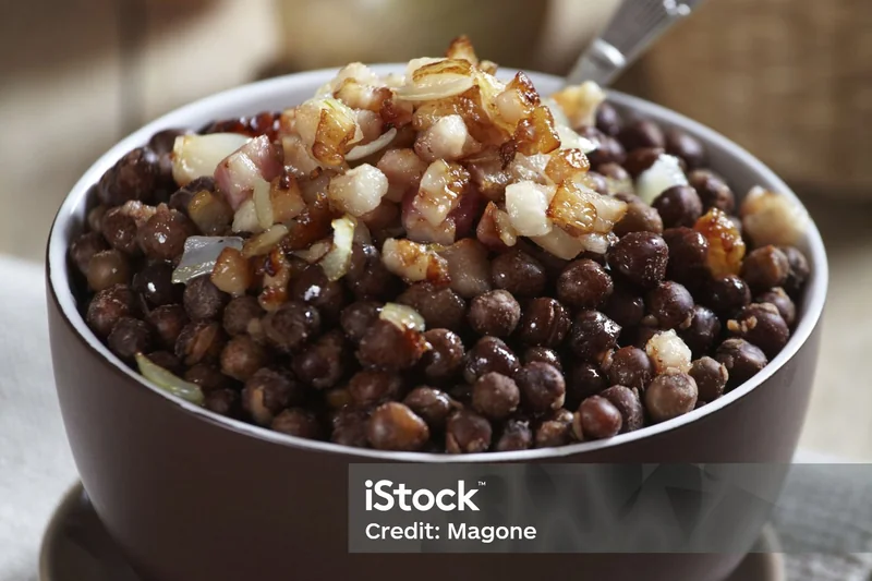 Grey Peas With Bacon